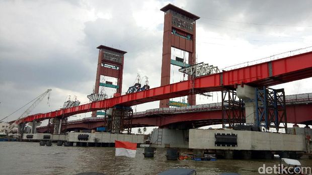 Warga Keluhkan Tarif Parkir di Kawasan Ampera Palembang yang Capai Rp 40 Ribu