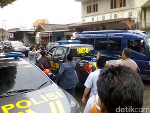 Warga Gerebek Oknum Kades di Garut yang Ngamar dengan WIL