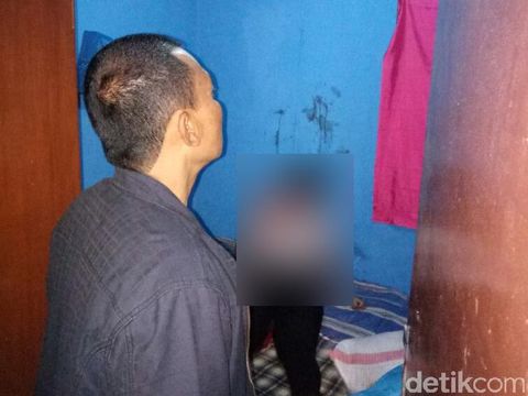 Ibu tiga anak ini ditemukan bersimbah darah/