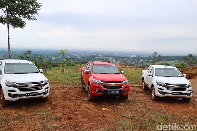 April 2017, Ada IIMS Banyak Mobil Baru Bertaburan di Tanah Air