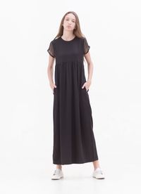 5 Long Dress Hitam  yang Simpel tapi Manis untuk Dipakai 