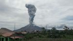 Memotret Asap Vulkanik Tebal Gunung Sinabung