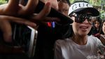 Foto: Topi Gucci dan Kacamata Trapesium, Begini Gaya Syahrini ke Bareskrim