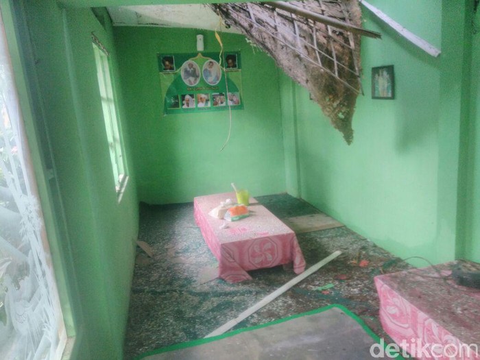 2 Rumah dan Puluhan Perangkat Elektronik di Magelang Disambar Petir