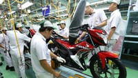 New Honda Sonic 150R warna Aggresso Matte Black hadir dengan stripe baru yang lebih ekspresif dengan karakter agresif dan sporty. (dok. AHM)