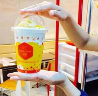 Minuman mangga dari Hong Tang.