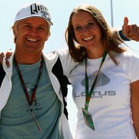 Catherine Hyde adalah mahasiswi cantik jurusan psikologi yang dikenal sebagai kekasih dari pembalap Heikki Kovalainen. Foto: Instagram