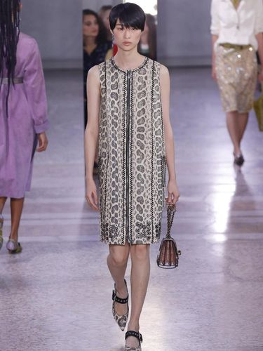 Soft Sequin sampai Pantless, Simak 8 Tren Busana di Milan Fashion Week