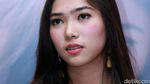 Launching Album Baru, Isyana tampak Berbunga-bunga