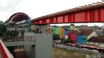 Foto: LRT Berdampingan dengan Jembatan Ampera, Warga Bangga