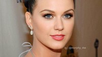 Dua aktris yang berseteru, Katy Perry dan Taylor Swift jika digabungkan ternyata sangat cantik ya? (Dok. Instagram/morphy_me)