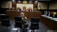 Dalam perkara ini, Sugito dan Jarot didakwa menyuap auditor BPK, Rochmadi dan Ali Sadli. Uang suap tersebut Rp 240 juta diberikan terkait opini WTP Kemendes.