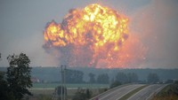 Dilansir Reuters, satu orang dilaporkan terluka (REUTERS/Gleb Garanich)