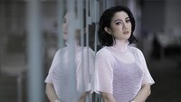 Tidak dengan nada EDM, Melly Mono memilih balada untuk lagu barunya ini. Foto: Asep Syaifullah/detikHOT