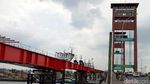 Foto: LRT Berdampingan dengan Jembatan Ampera, Warga Bangga