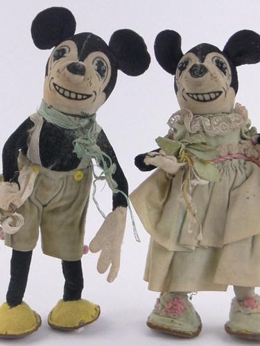 Begini Penampakan Boneka Ratu Elizabeth dari Tahun 1920 