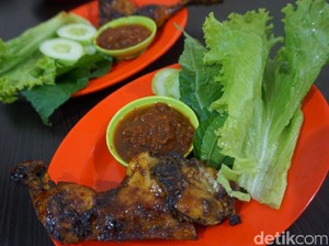 Balibul: Sedap! Ayam Bakar Dicocol Sambal dan Petai Goreng