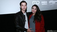 Celine bersama Stefan William saat ditemui di Metropole XXI, Menteng, Jakarta Pusat pada Selasa (26/9) malam. Pool/Palevi S/detikFoto.