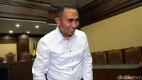 Samsu terbukti menyuap mantan hakim Mahkamah Konstitusi (MK) Akil Mochtar terkait perkara sengketa Pilkada Kabupaten Buton di MK pada 2011.