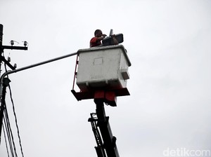 Dishub Garut Kebut Perbaikan Lampu Jalan di Jalur Mudik