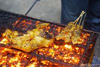 Balibul Sedap Ayam  Bakar  Dicocol Sambal dan  Petai Goreng