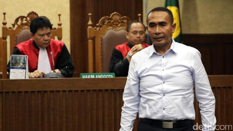 Bupati Samsu Umar Penyuap Akil Mochtar Dieksekusi ke Sukamiskin Bupati Samsu Umar Penyuap Akil Mochtar Dieksekusi ke Sukamiskin