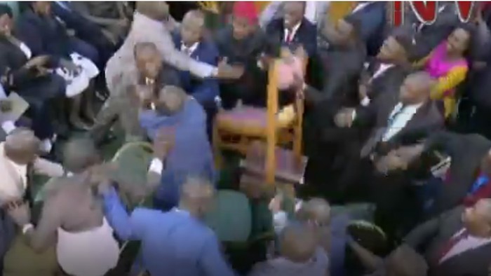 Ricuh Soal Batas Usia Presiden, Anggota DPR Uganda Saling Pukul