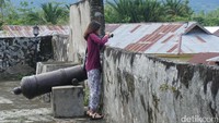 Jangan lupa hunting foto. Bawa kameramu dan abadikan setiap sudut Benteng Barnaveld yang menarik untuk dipotret (Wahyu/detikTravel)
