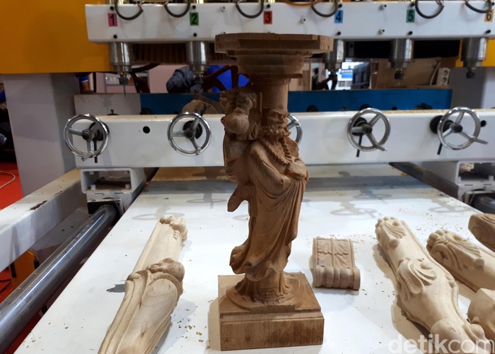 Hebat, Mesin Ini Bisa Ukir Kayu Dalam Waktu Singkat