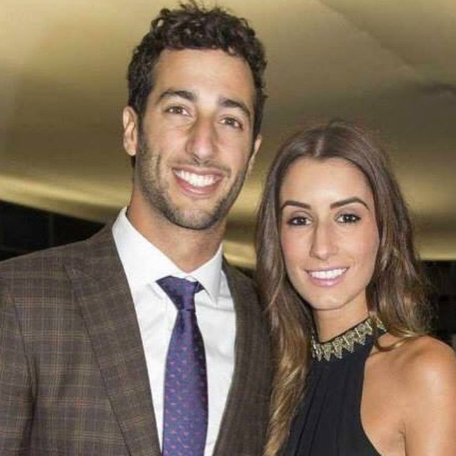 Jemma Boskovich merupakan desainer perhiasan dan kekasih pembalap Formula 1 dari tim Red Bull, Daniel Ricciardo. Foto: Instagram