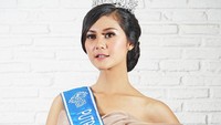 Ajang ini berada di bawah lisensi Miss Scuba International Beauty Pageant. Madhina Mengenakan gaun bernuansa merah muda saat grand finalis (Dok. Putri Selam Indonesia 2017)