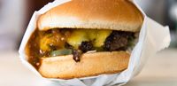 Wow! 6 Burger dengan Daging Juicy dan Keju Leleh Wajib Dicoba Saat Ke Los Angeles