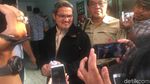 Senyum Jonru Ginting Saat Berbaju Tahanan dan Diborgol