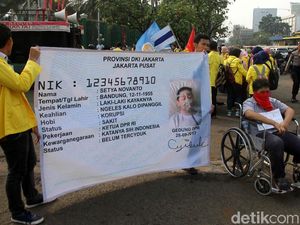 Demo, Mahasiswa Sindir Setya Novanto