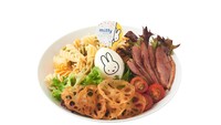 Penyuka pasta bisa coba Egg-citing Miffy Smoked Duck Cold Pasta. Telurnya diberi gambar Miffy!