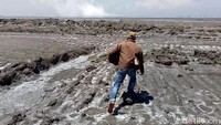 Pengamat Hukum Energi dan Pertambangan Ahmad Redi menjelaskan jika memang lithium itu ada dalam jumlah besar maka bisa dijadikan bahan baku baterai. (Gracella Mingkid/detikcom)