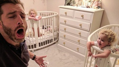 Bikin Ngakak, Aksi Kocak Ayah Bersama Putri-putrinya