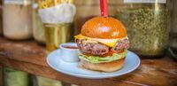 Wow! 6 Burger dengan Daging Juicy dan Keju Leleh Wajib Dicoba Saat Ke Los Angeles