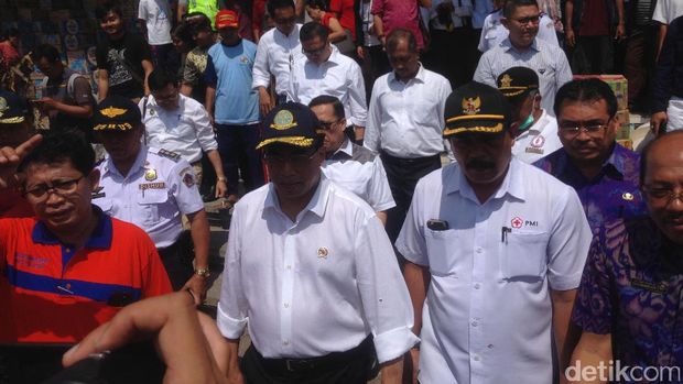 Menhub Siapkan 5 Bus Gratis untuk Pengungsi Gunung Agung