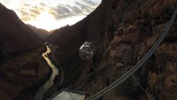 Paket menginap anti mainstrim ini ditawarkan oleh operator tur panjat tebing, Natura Vive di Peru (Dok. Skylodge Adventure Suites/Facebook)