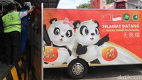 Panda tersebut akan dirawat oleh petugas yang telah dilatih di China.