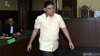 Ketua Angkatan Muda Partai Golkar (AMPG), Fahd El Fouz harus mendekam dibalik jeruji besi selama 4 tahun karena ulahnya korupsi alquran.