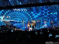 Kelahiran Ponsel Selfie 24 Megapixel Vivo V7+