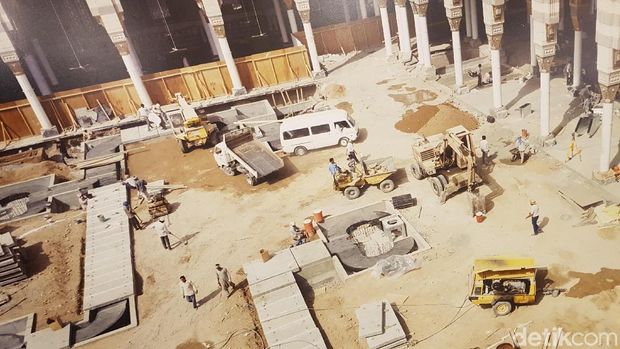Proses perluasan Masjid Nabawi.