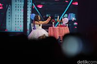 Kelahiran Ponsel Selfie 24 Megapixel Vivo V7+