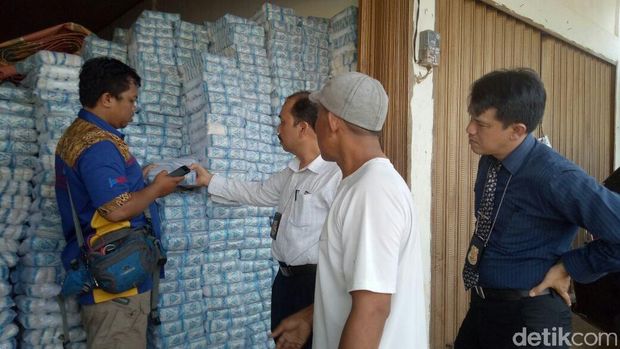 23 Ton Garam Konsumsi Ilegal Diamankan di Palembang