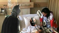 Dalam gambar ini masker CPAP Setnov lagi-lagi disamakan dengan masker yang dipakai tokoh antagonis. Kali ini giliran Bane dari film Batman, The Dark Knight Rises. (Foto: instagram/irenna09)