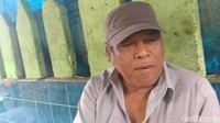 Dulu setiap malam mereka suka dengerin lagu Genjer-Genjer dulu. Pas pecahnya G30S/PKI saya ada di rumah dan di luar waktu dulu warga pada nyambit-nyambitin, ya namanya PKI kan warga udah kesel. Banyak slogan-slogan ganyang PKI waktu kejadian itu, ujar Andi (68), warga lainnya. Foto: Wildan/detikcom