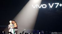 Kelahiran Ponsel Selfie 24 Megapixel Vivo V7+