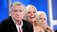 Semasa hidupnya, Hefner punya banyak pasangan seks. Dalam wawancara dengan Esquire, ia pernah mengaku pernah tidur dengan ribuan perempuan. Foto: Reuters/Stringer